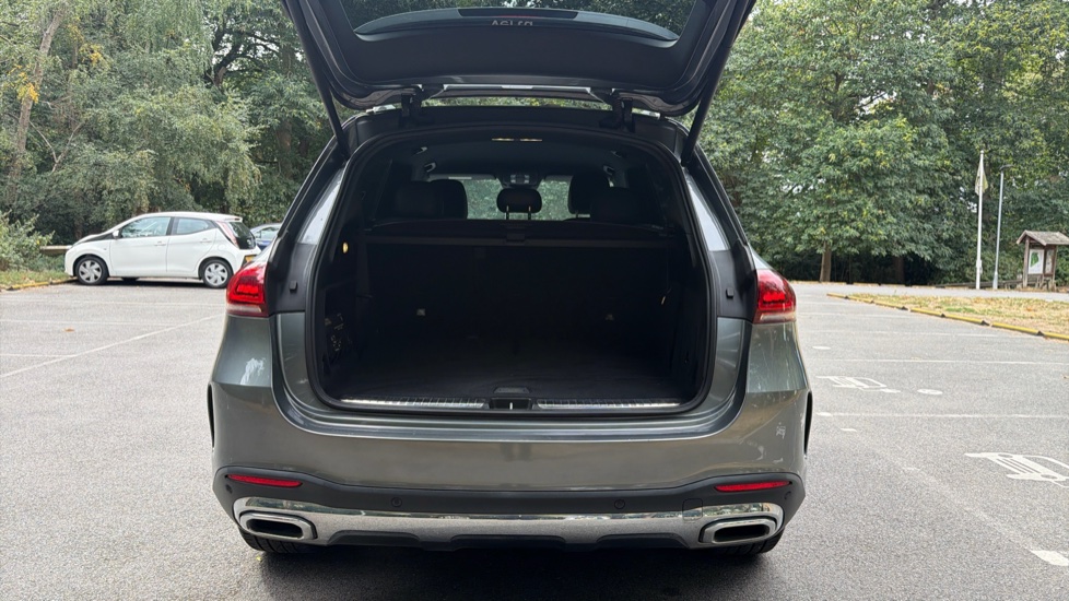 Mercedes-Benz GLE 300d 4Matic AMG Line Premium 5dr 9G-Tronic Diesel Estate - Image 4