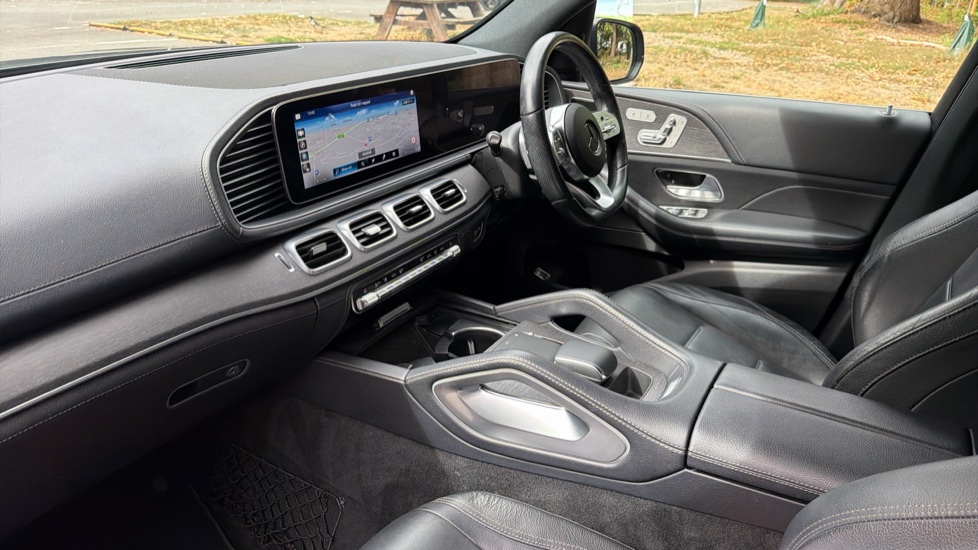 Mercedes-Benz GLE 300d 4Matic AMG Line Premium 5dr 9G-Tronic Diesel Estate - Image 9