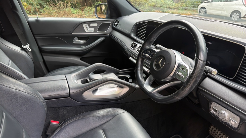 Mercedes-Benz GLE 300d 4Matic AMG Line Premium 5dr 9G-Tronic Diesel Estate - Image 11