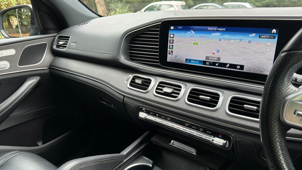 Mercedes-Benz GLE 300d 4Matic AMG Line Premium 5dr 9G-Tronic Diesel Estate - Image 14