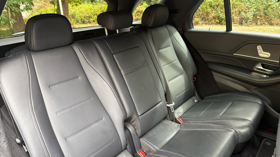 Mercedes-Benz GLE 300d 4Matic AMG Line Premium 5dr 9G-Tronic Diesel Estate - Image 16