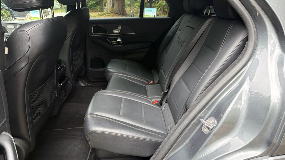Mercedes-Benz GLE 300d 4Matic AMG Line Premium 5dr 9G-Tronic Diesel Estate - Image 36