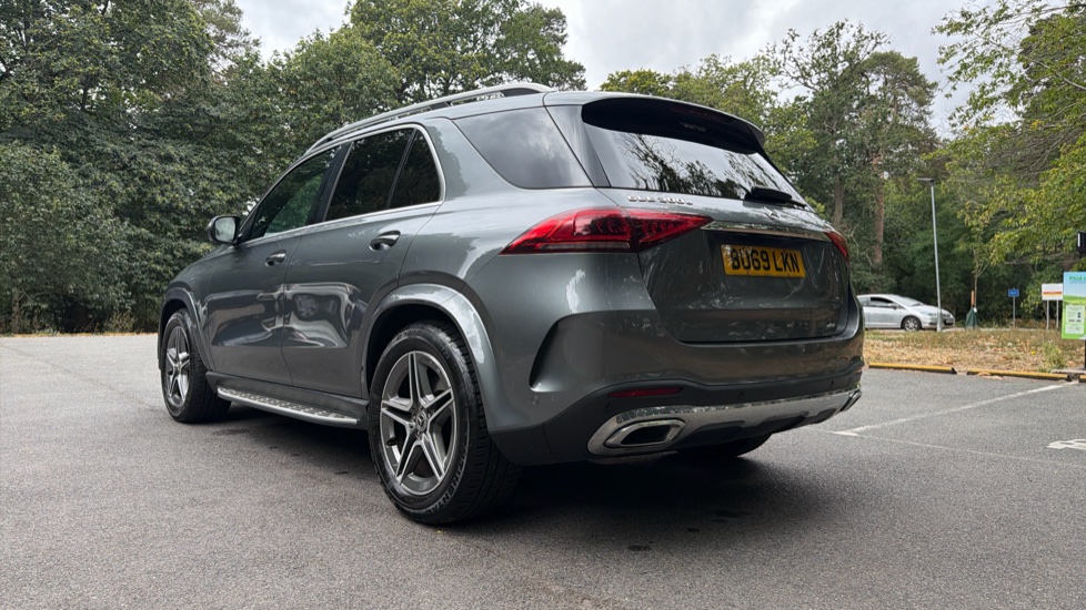 Mercedes-Benz GLE 300d 4Matic AMG Line Premium 5dr 9G-Tronic Diesel Estate - Image 41