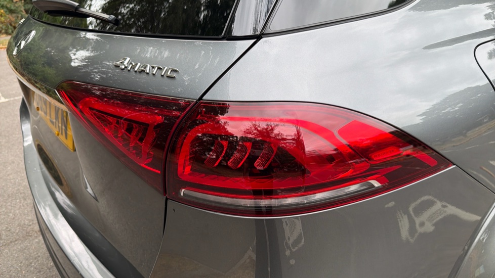 Mercedes-Benz GLE 300d 4Matic AMG Line Premium 5dr 9G-Tronic Diesel Estate - Image 43