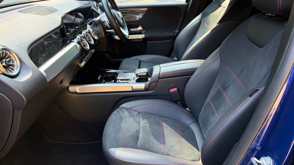 Mercedes-Benz GLB 200 AMG Line Executive 5dr 7G-Tronic Petrol Estate - Image 30