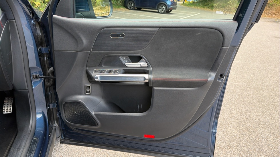 Mercedes-Benz Eqb 350 4M 215kW AMG Line Premium 66.5kWh 5dr Auto Electric Estate - Image 39