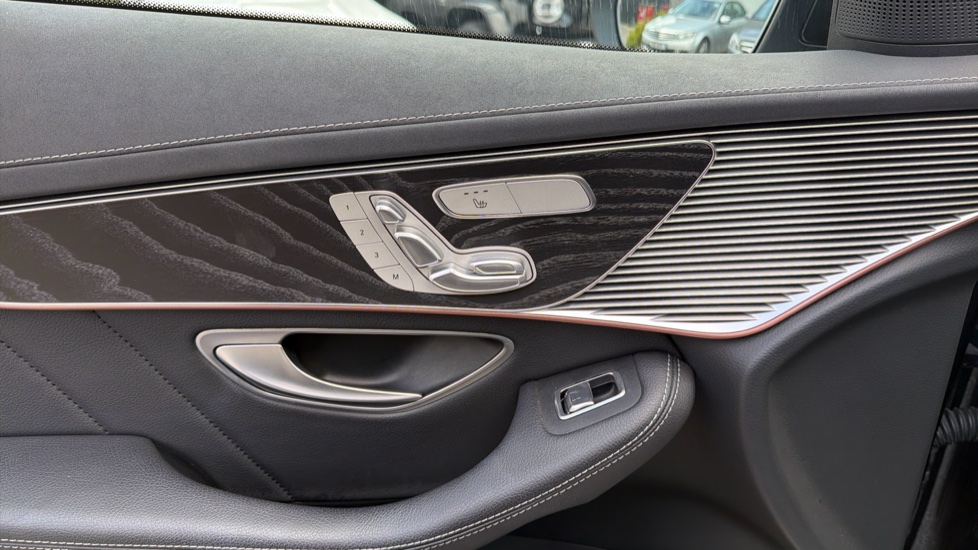 Mercedes-Benz EQC 400 300kW AMG Line Premium Plus 80kWh 5dr Auto Electric Estate - Image 33