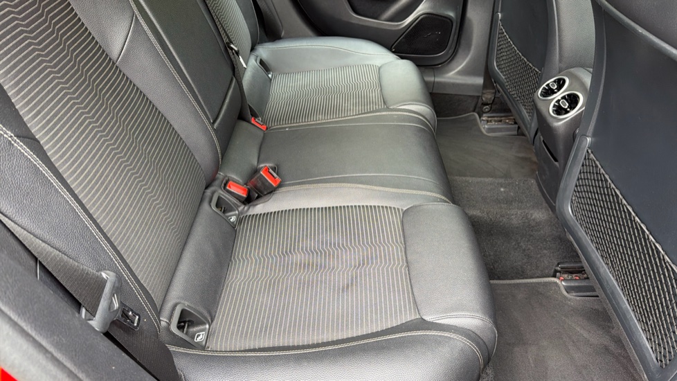 Mercedes-Benz A-Class A180d Sport Premium Plus 5dr Auto Diesel Hatchback - Image 16