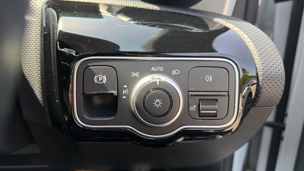 Mercedes-Benz CLA 180 AMG Line Premium Plus 4dr Tip Auto Petrol Saloon - Image 38