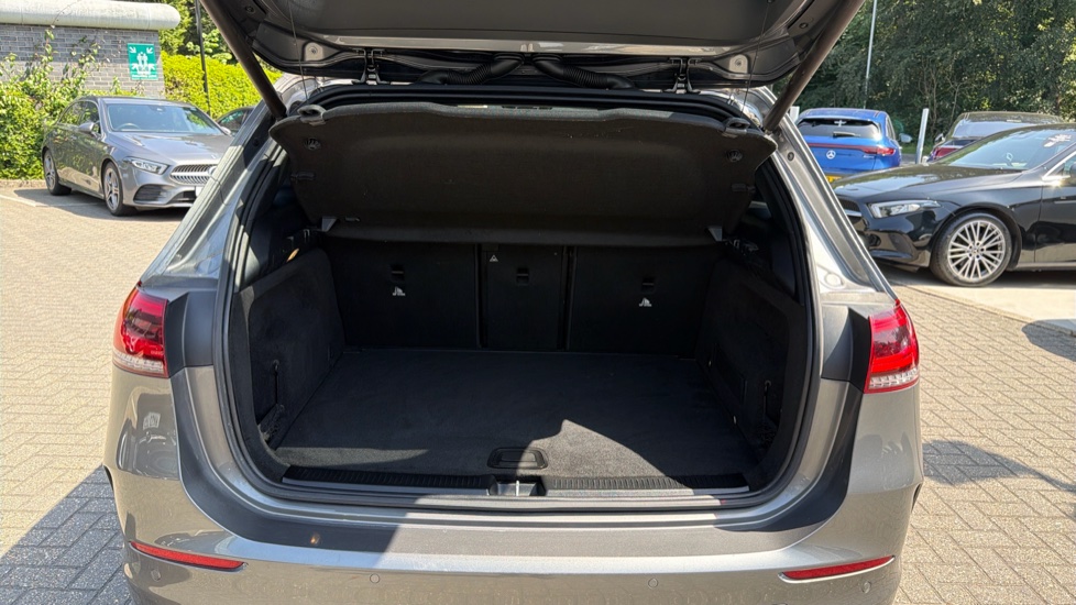 Mercedes-Benz B-Class B200d AMG Line Executive 5dr Auto Diesel Hatchback - Image 4