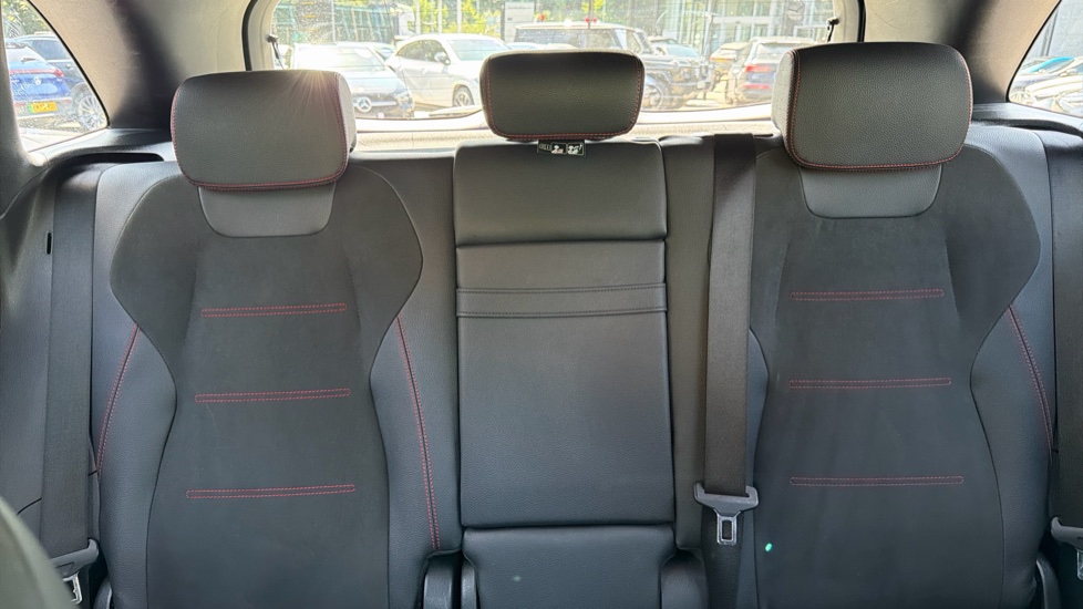 Mercedes-Benz B-Class B200d AMG Line Executive 5dr Auto Diesel Hatchback - Image 15
