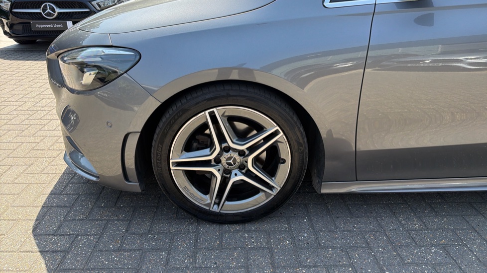 Mercedes-Benz B-Class B200d AMG Line Executive 5dr Auto Diesel Hatchback - Image 27