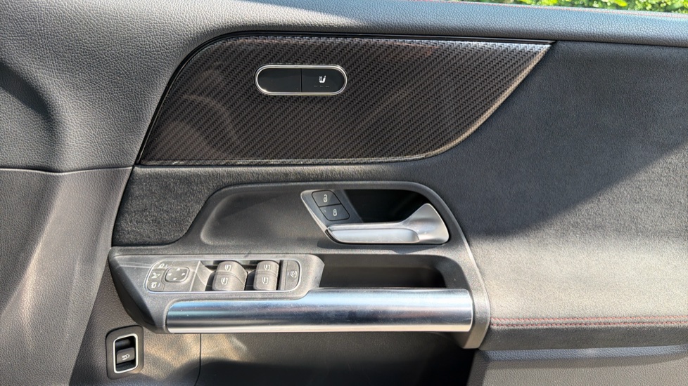 Mercedes-Benz B-Class B200d AMG Line Executive 5dr Auto Diesel Hatchback - Image 42