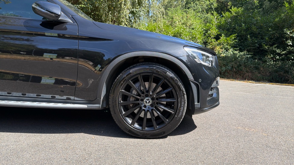 Mercedes-Benz GLC 300d 4Matic AMG Line Premium 5dr 9G-Tronic Diesel Estate - Image 7