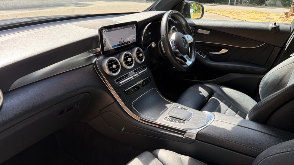 Mercedes-Benz GLC 300d 4Matic AMG Line Premium 5dr 9G-Tronic Diesel Estate - Image 9