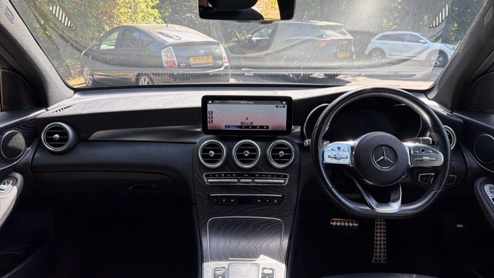 Mercedes-Benz GLC 300d 4Matic AMG Line Premium 5dr 9G-Tronic Diesel Estate - Image 10