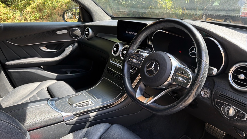 Mercedes-Benz GLC 300d 4Matic AMG Line Premium 5dr 9G-Tronic Diesel Estate - Image 11
