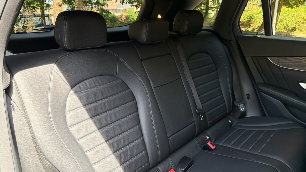 Mercedes-Benz GLC 300d 4Matic AMG Line Premium 5dr 9G-Tronic Diesel Estate - Image 16