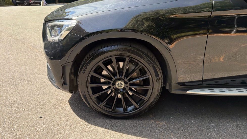Mercedes-Benz GLC 300d 4Matic AMG Line Premium 5dr 9G-Tronic Diesel Estate - Image 26