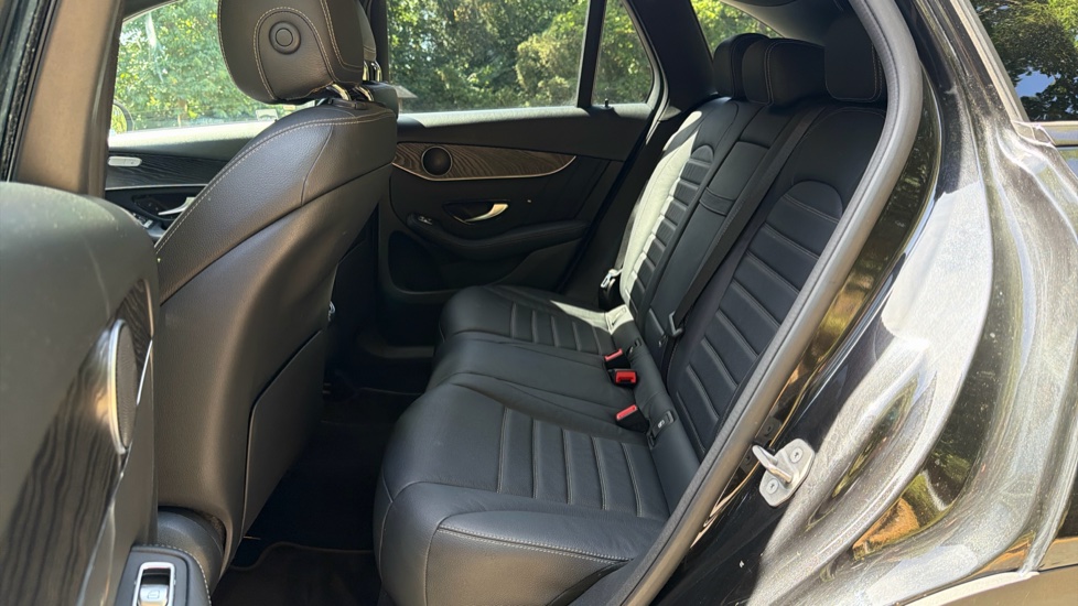 Mercedes-Benz GLC 300d 4Matic AMG Line Premium 5dr 9G-Tronic Diesel Estate - Image 30