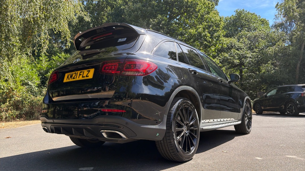 Mercedes-Benz GLC 300d 4Matic AMG Line Premium 5dr 9G-Tronic Diesel Estate - Image 35