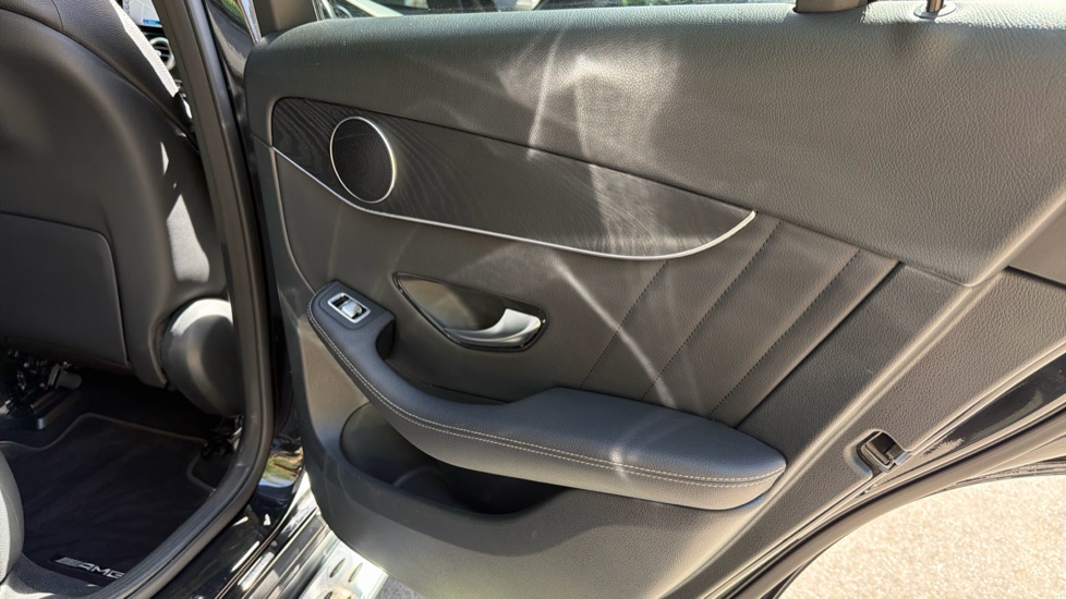 Mercedes-Benz GLC 300d 4Matic AMG Line Premium 5dr 9G-Tronic Diesel Estate - Image 37
