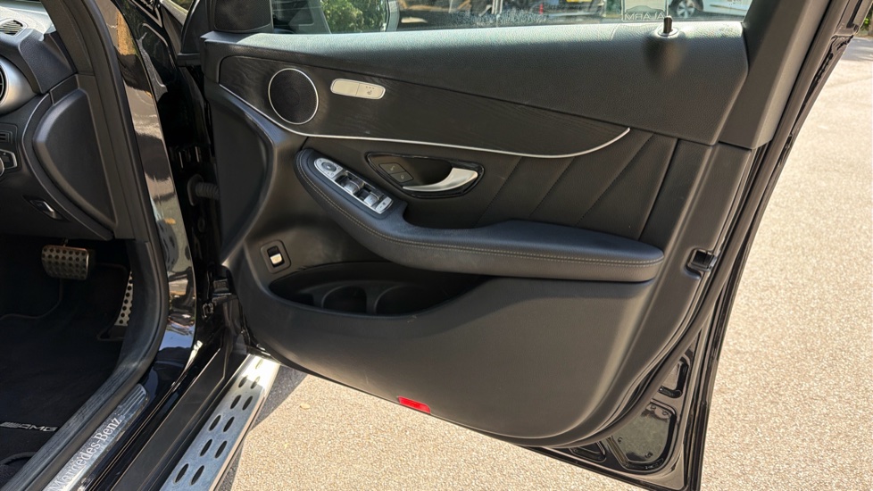 Mercedes-Benz GLC 300d 4Matic AMG Line Premium 5dr 9G-Tronic Diesel Estate - Image 38