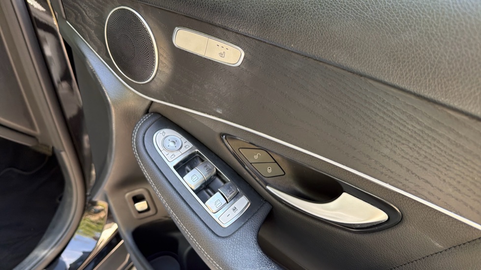 Mercedes-Benz GLC 300d 4Matic AMG Line Premium 5dr 9G-Tronic Diesel Estate - Image 39