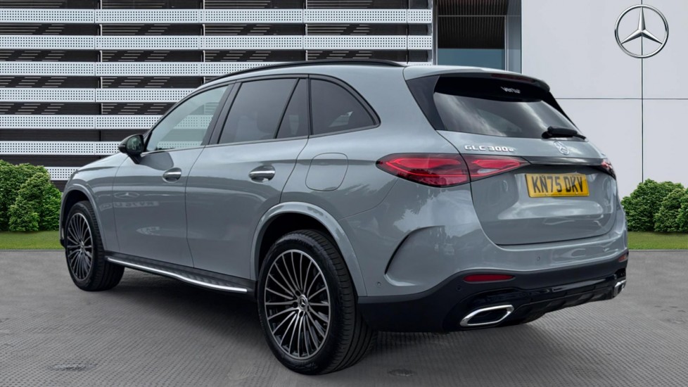 Mercedes-Benz GLC 300e 4Matic AMG Line Prem Plus 5dr 9G-Tronic Estate - Image 2