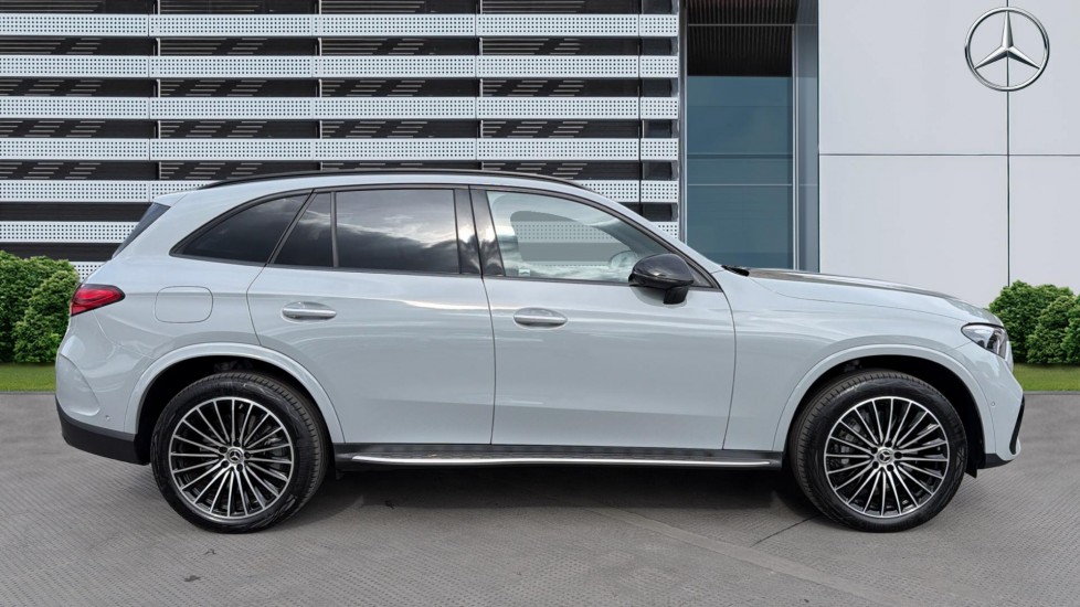 Mercedes-Benz GLC 300e 4Matic AMG Line Prem Plus 5dr 9G-Tronic Estate - Image 5