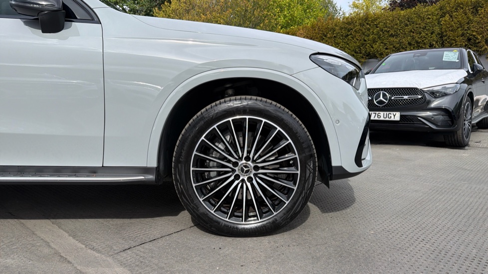 Mercedes-Benz GLC 300e 4Matic AMG Line Prem Plus 5dr 9G-Tronic Estate - Image 7