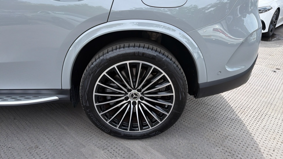 Mercedes-Benz GLC 300e 4Matic AMG Line Prem Plus 5dr 9G-Tronic Estate - Image 29