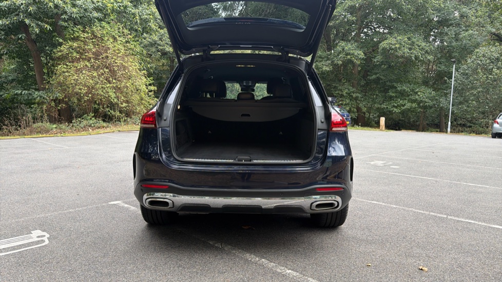 Mercedes-Benz GLE 300d 4Matic AMG Line 5dr 9G-Tronic Diesel Estate - Image 4