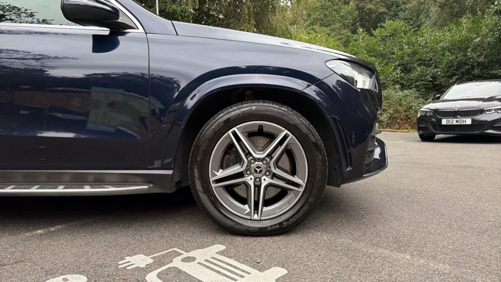 Mercedes-Benz GLE 300d 4Matic AMG Line 5dr 9G-Tronic Diesel Estate - Image 7