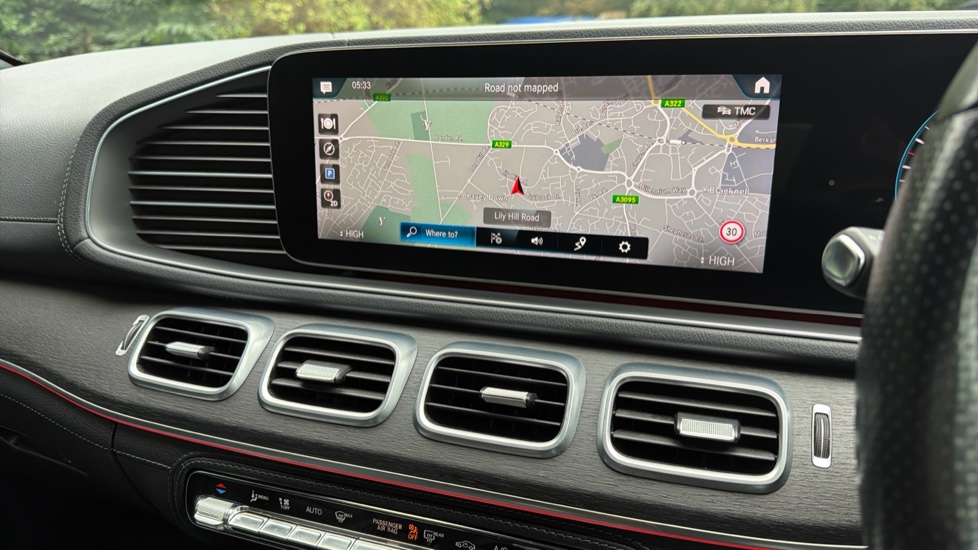 Mercedes-Benz GLE 300d 4Matic AMG Line 5dr 9G-Tronic Diesel Estate - Image 12