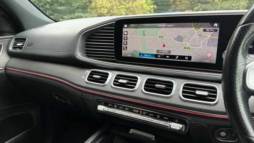 Mercedes-Benz GLE 300d 4Matic AMG Line 5dr 9G-Tronic Diesel Estate - Image 14