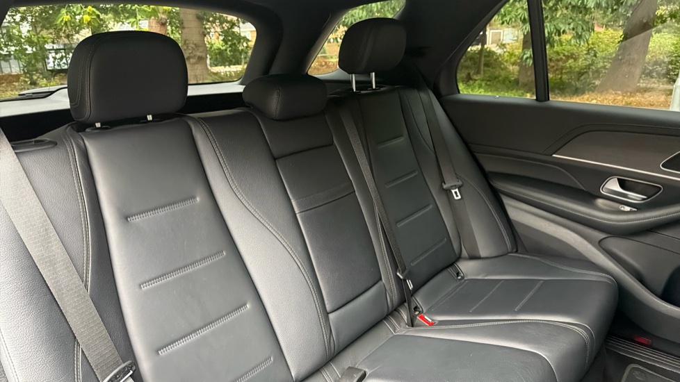 Mercedes-Benz GLE 300d 4Matic AMG Line 5dr 9G-Tronic Diesel Estate - Image 16