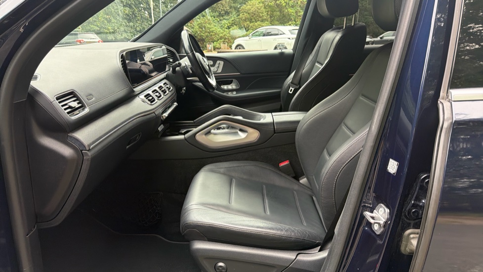 Mercedes-Benz GLE 300d 4Matic AMG Line 5dr 9G-Tronic Diesel Estate - Image 28