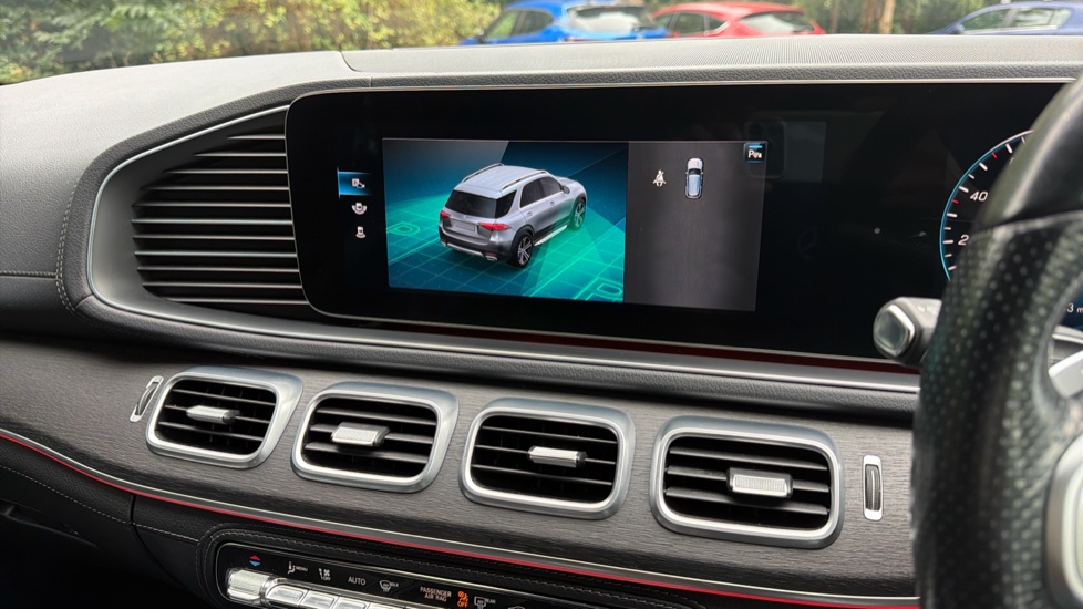 Mercedes-Benz GLE 300d 4Matic AMG Line 5dr 9G-Tronic Diesel Estate - Image 30