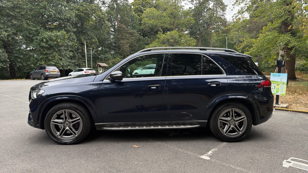 Mercedes-Benz GLE 300d 4Matic AMG Line 5dr 9G-Tronic Diesel Estate - Image 31