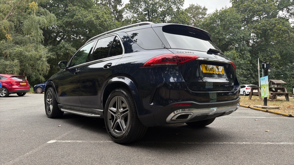 Mercedes-Benz GLE 300d 4Matic AMG Line 5dr 9G-Tronic Diesel Estate - Image 35