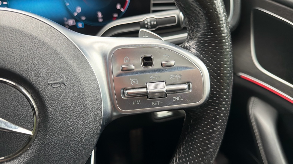 Mercedes-Benz GLE 300d 4Matic AMG Line 5dr 9G-Tronic Diesel Estate - Image 43