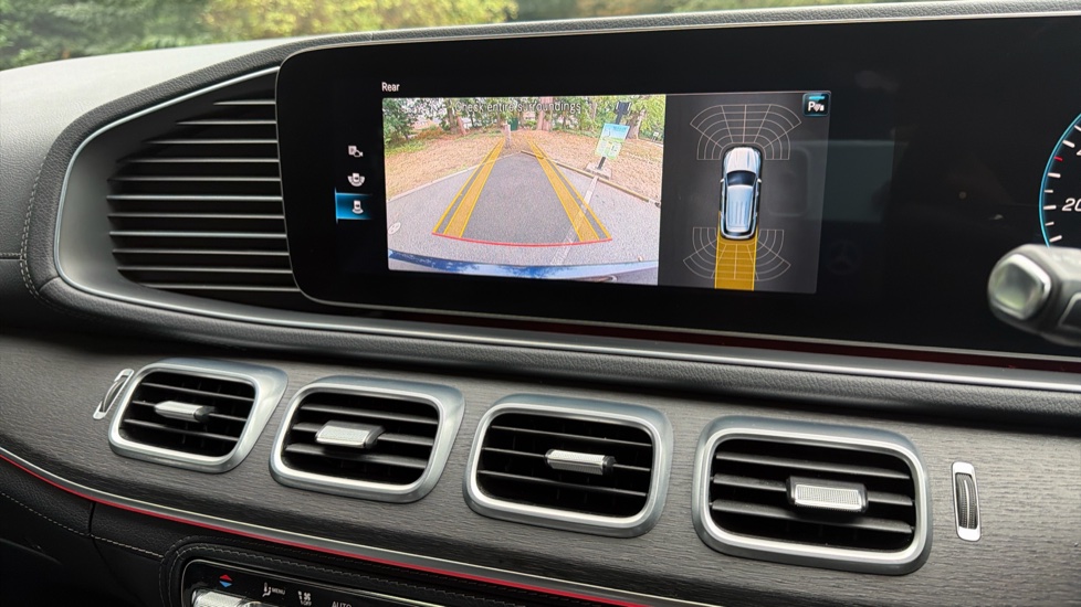 Mercedes-Benz GLE 300d 4Matic AMG Line 5dr 9G-Tronic Diesel Estate - Image 45