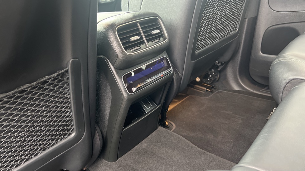 Mercedes-Benz GLE 350d 4Matic AMG Line Prem 5dr 9G-Tronic [7 St] Diesel Estate - Image 31