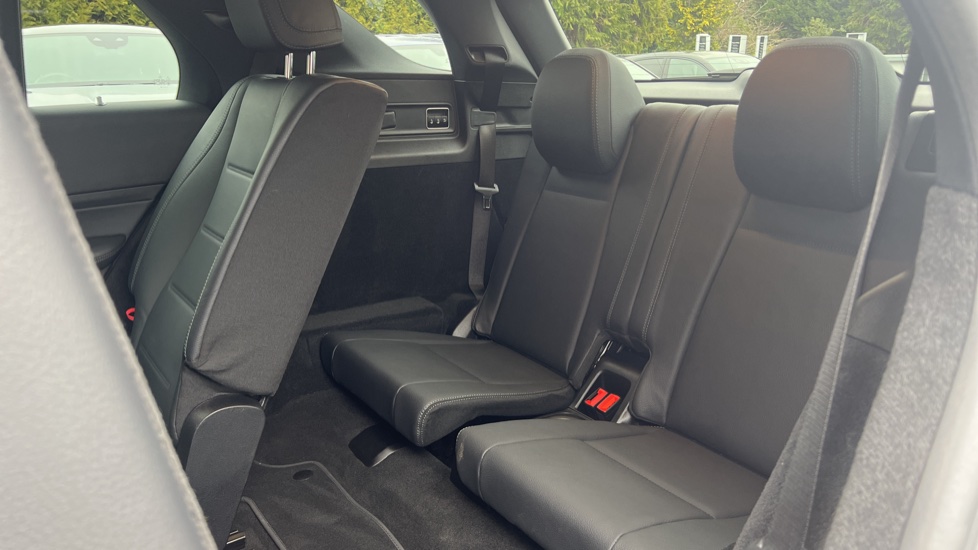 Mercedes-Benz GLE 350d 4Matic AMG Line Prem 5dr 9G-Tronic [7 St] Diesel Estate - Image 33