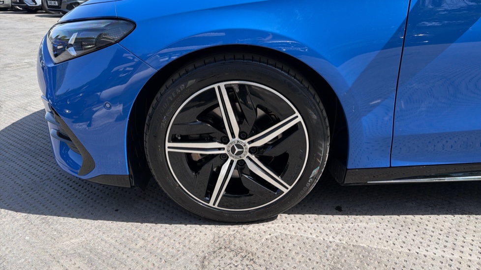 Mercedes-Benz CLA 180 AMG Line Executive 4dr Auto Petrol Saloon - Image 27