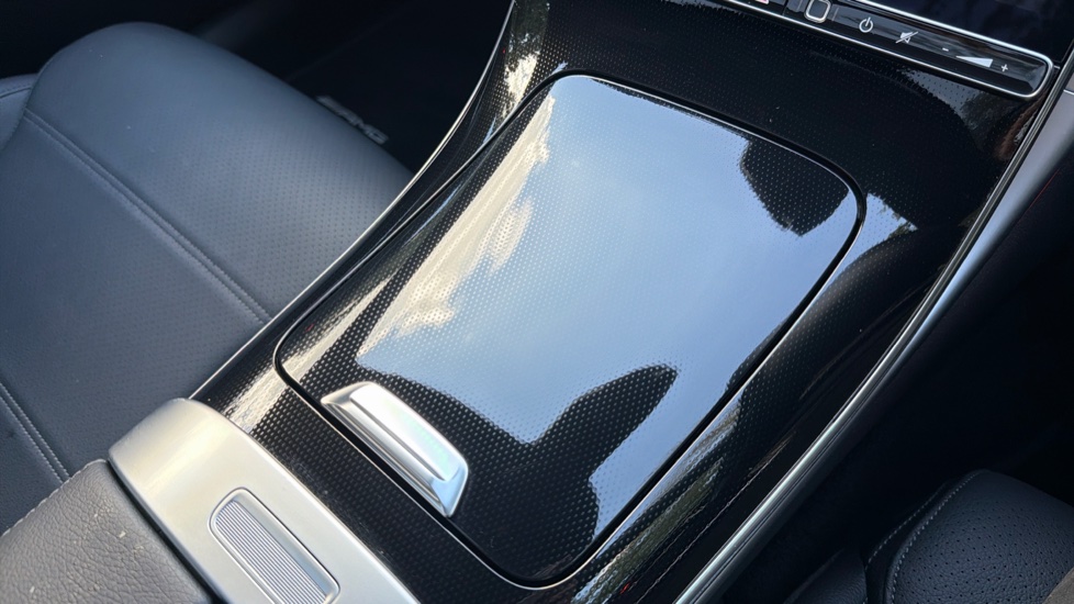 Mercedes-Benz C-Class C200 AMG Line Premium Plus 4dr 9G-Tronic Petrol Saloon - Image 13