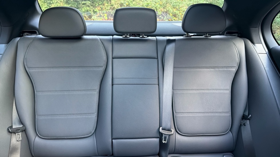 Mercedes-Benz C-Class C200 AMG Line Premium Plus 4dr 9G-Tronic Petrol Saloon - Image 15