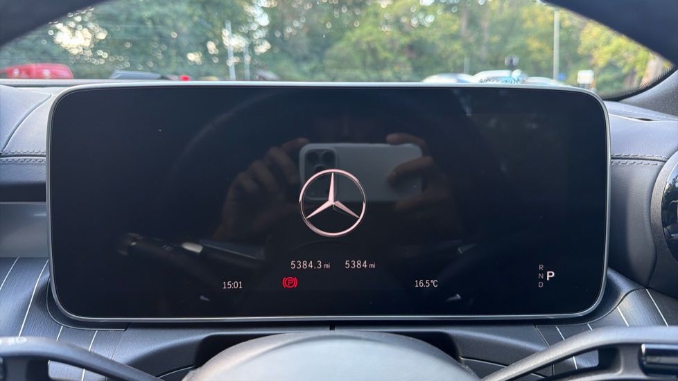 Mercedes-Benz C-Class C200 AMG Line Premium Plus 4dr 9G-Tronic Petrol Saloon - Image 18