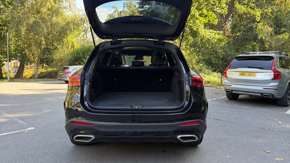 Mercedes-Benz GLC 300d 4Matic AMG Line Premium + 5dr 9G-Tronic Diesel Estate - Image 4